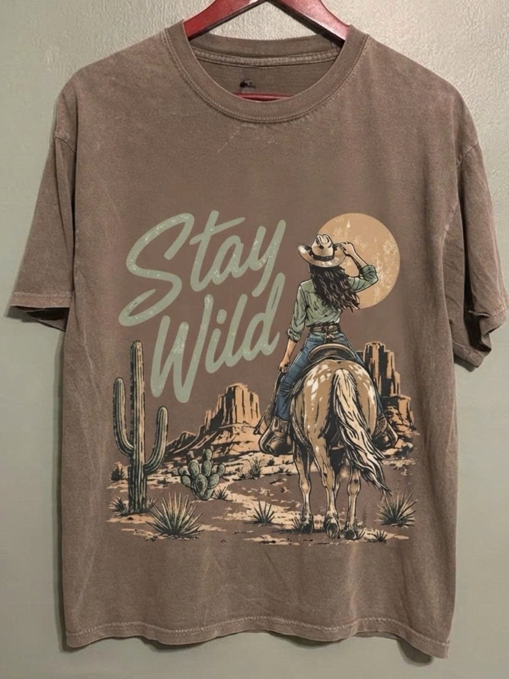 Gildan Stay Wild Desert Graphic Tee - Brown
